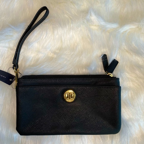 tommy hilfiger wristlet wallet